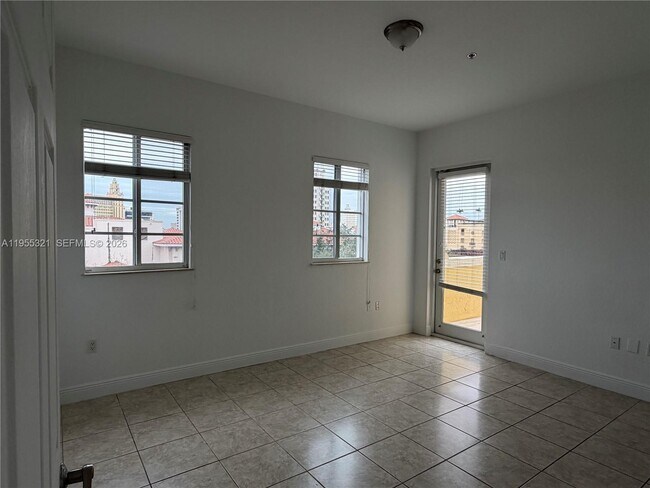 Building Photo - 107 Mendoza Ave