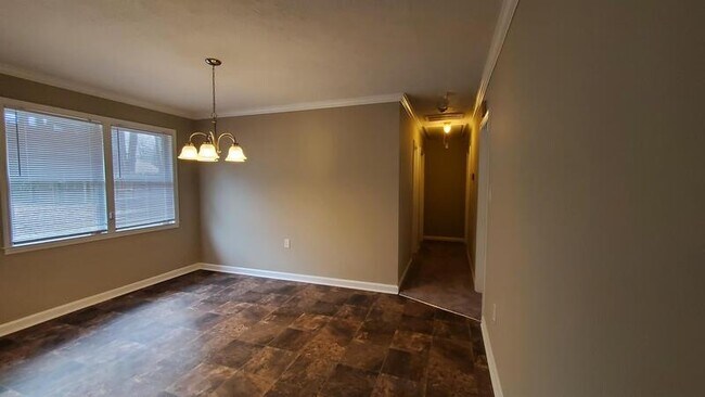 Building Photo - 180 N Burson Ave