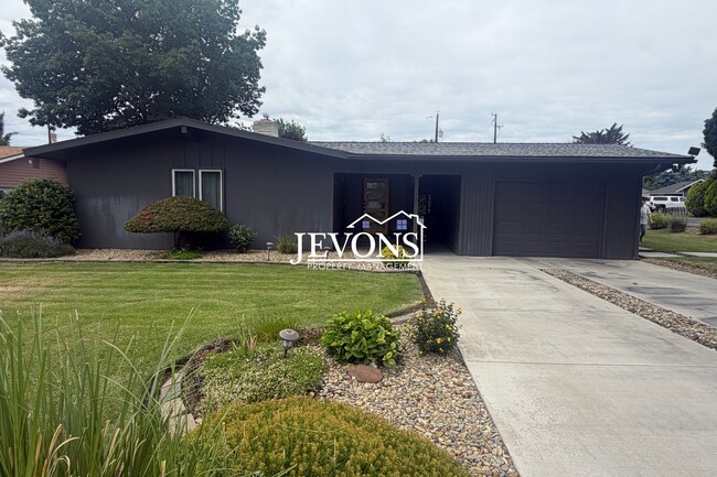 Building Photo - Energy-Efficient 3BR/2BA in Yakima w/ EV Charger & Private Backyard Porch