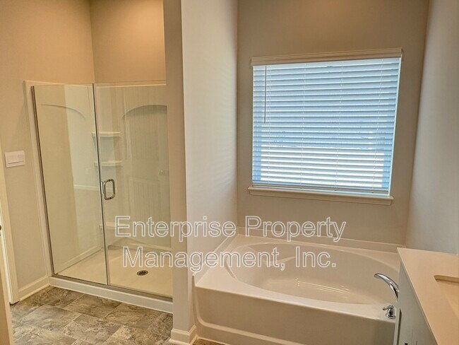 Building Photo - 55 Burr Oak Cv