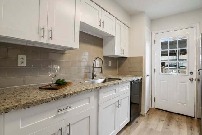 Building Photo - 1701 Upland Dr