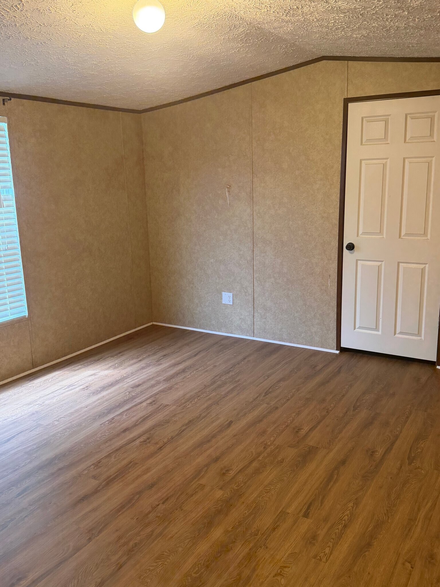 Building Photo - 533 Lee Rd 57