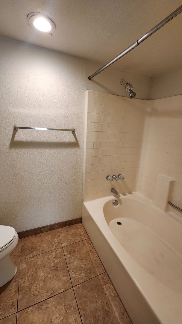 Building Photo - 2 Bedroom 2 Bath in Prime Tempe Location!