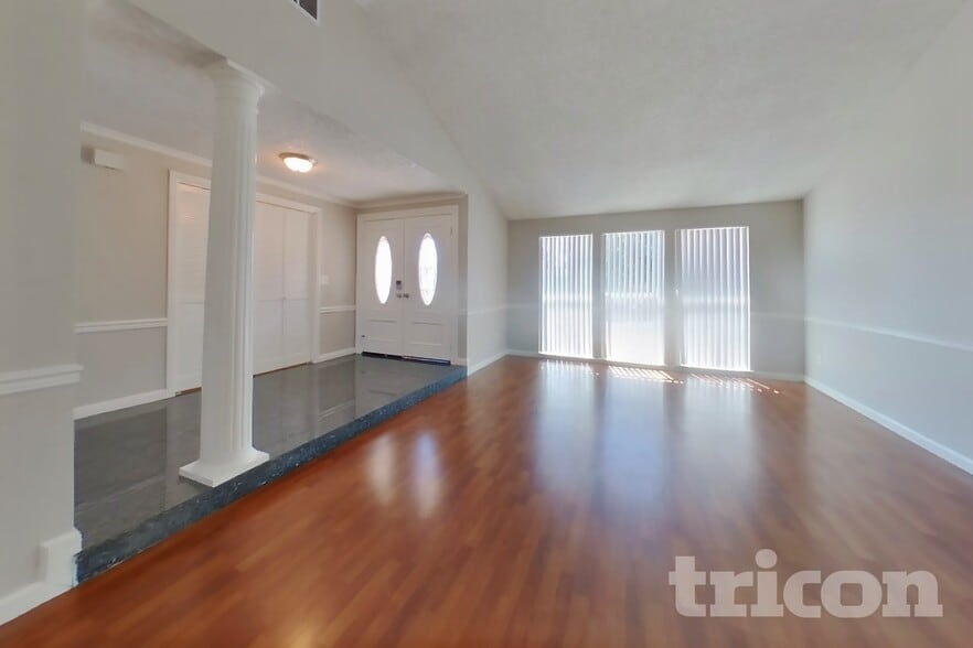 Building Photo - 2436 Alderwood Dr