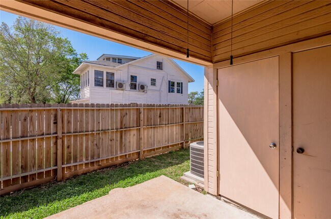 Building Photo - 1401 Ave O