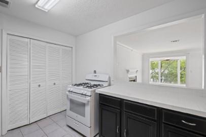 Building Photo - 1709 Augusta Dr
