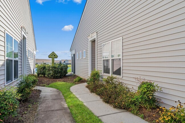 Building Photo - 4451 Livorn Loop