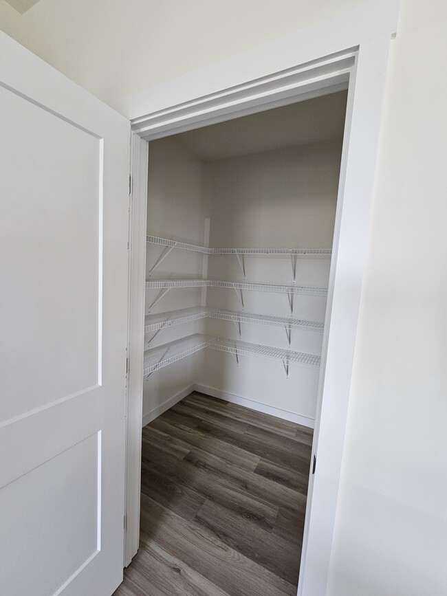 Building Photo - 7327 Bendire Lp