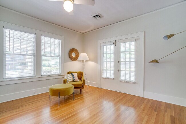 Building Photo - Beautifully Updated 3 Bedroom Home in the Heart of TCU