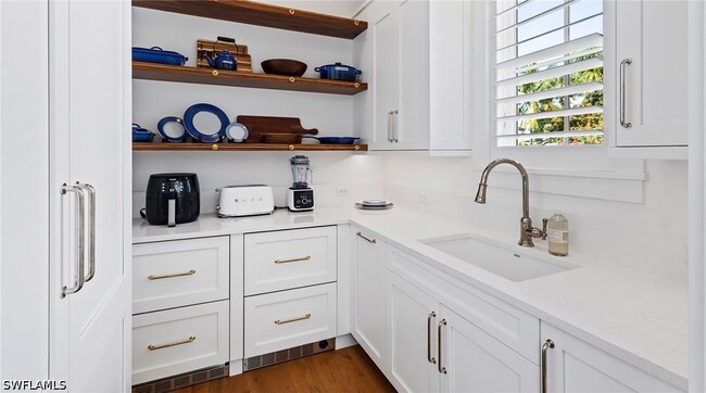 Building Photo - 844 8th St S