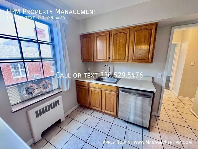 Building Photo - 15725 Van Aken Blvd