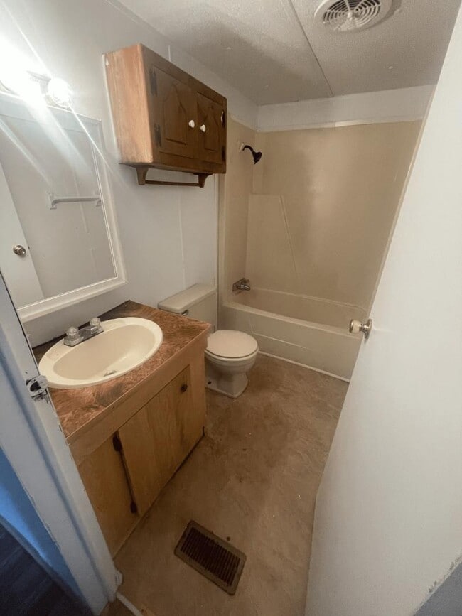 Building Photo - 255 Woodville Heights Cir