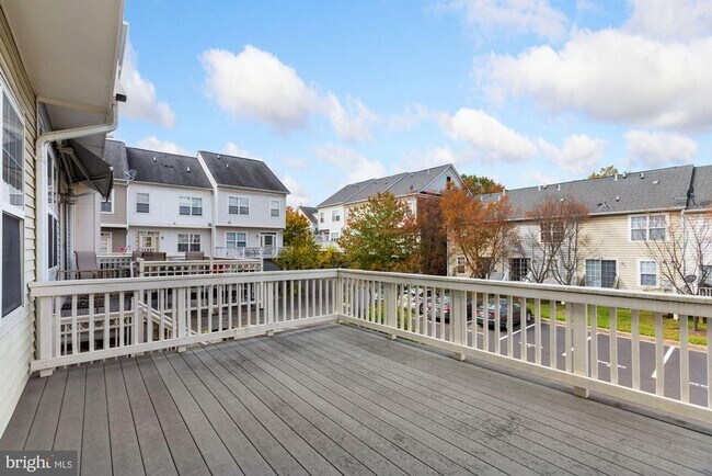 Building Photo - 207 Garden View Way