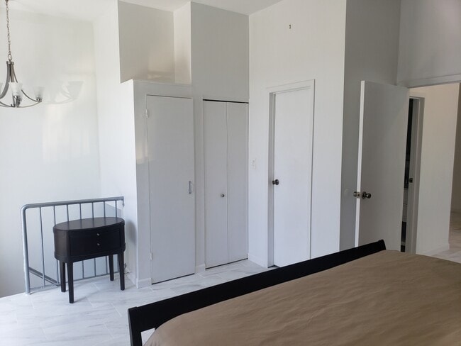 Building Photo - 2 Richmond Rd