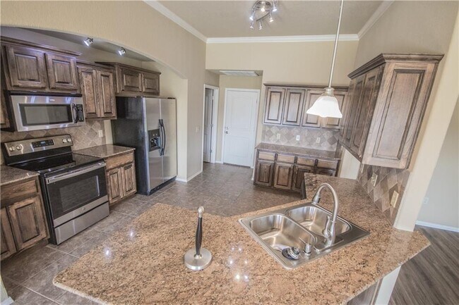 Building Photo - 3009 SW Gumleaf Rd