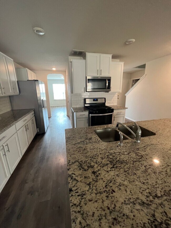 Building Photo - 6218 Tadpole Bluff