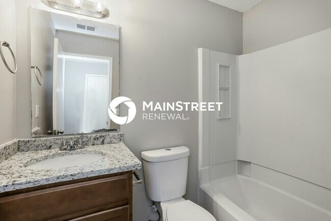 Building Photo - 3 Bedroom Pet-Friendly Home in Lithonia, GA with Main Street Renewal
