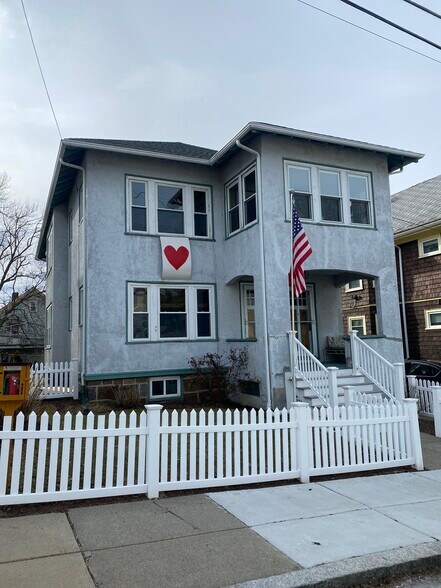 Building Photo - 23 Train St