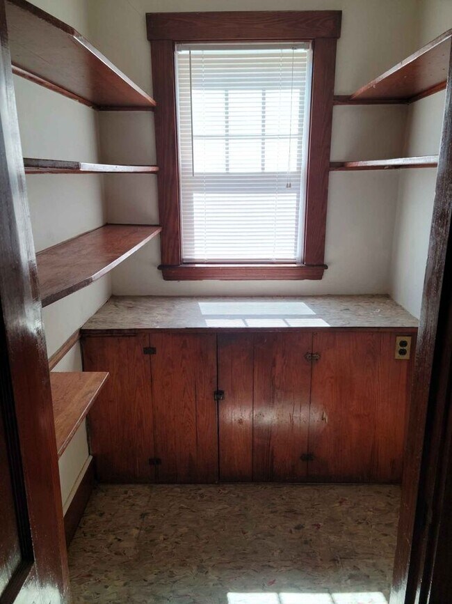 Building Photo - 57 Austin St