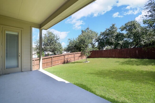 Building Photo - 27426 Camellia Trce