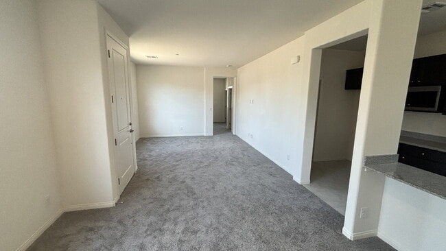 Building Photo - One Story 6-bedroom Home with Attached Casita