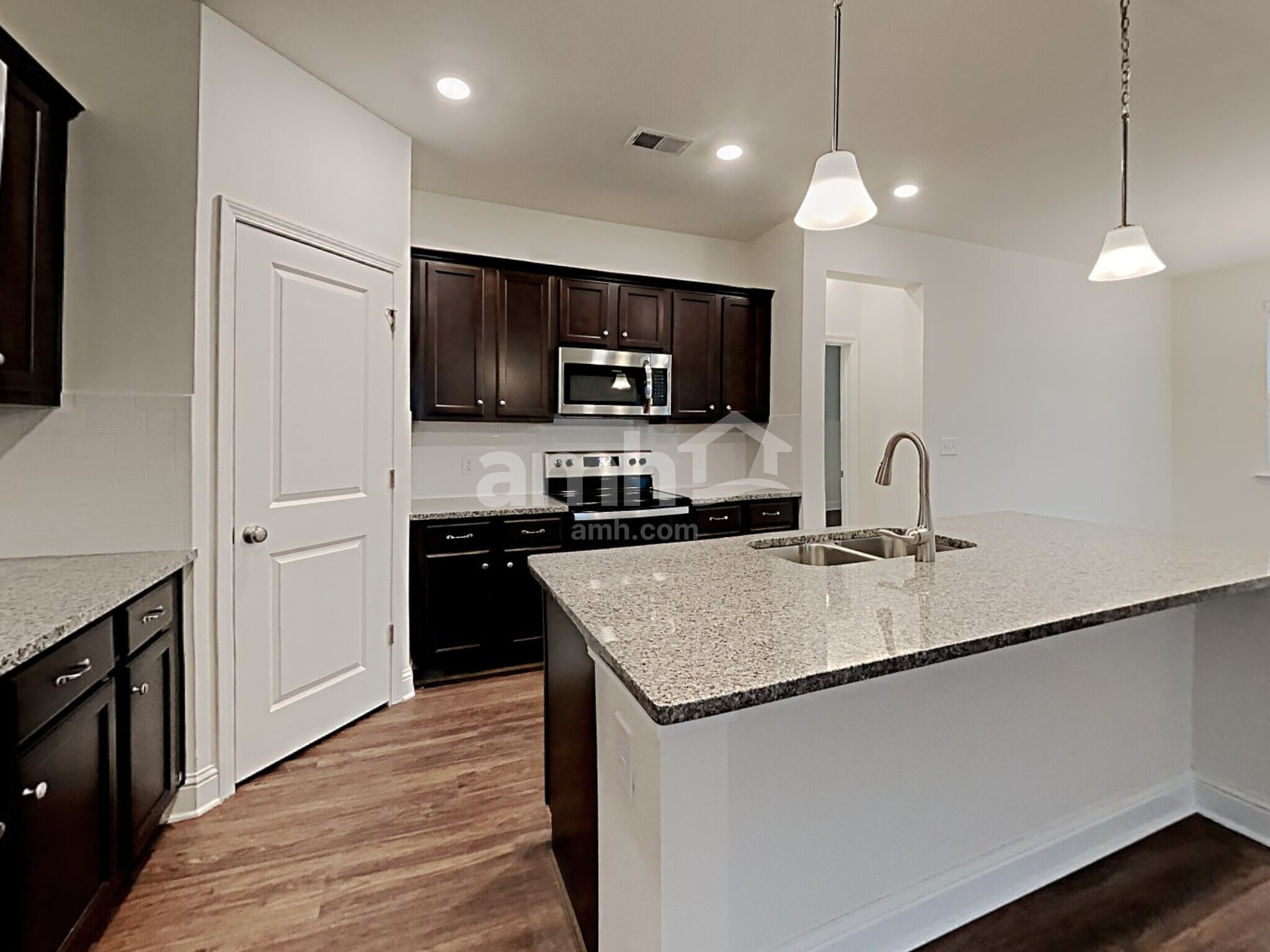 Building Photo - 508 Cash Cir