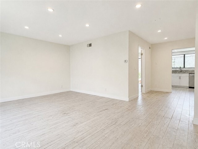 Building Photo - 27943 Ridgebrook Ct