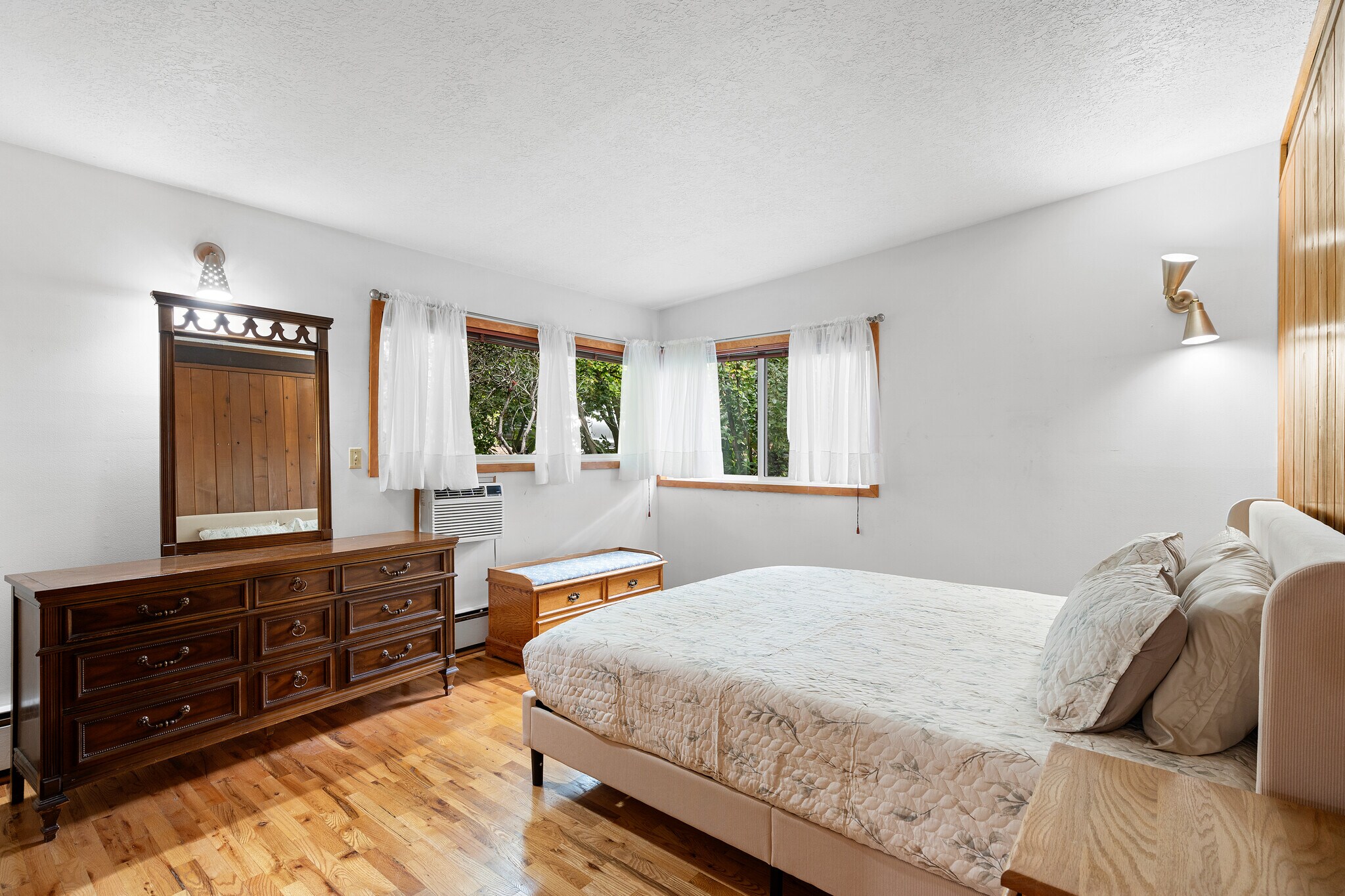 Building Photo - 6008 SW 21st Ave