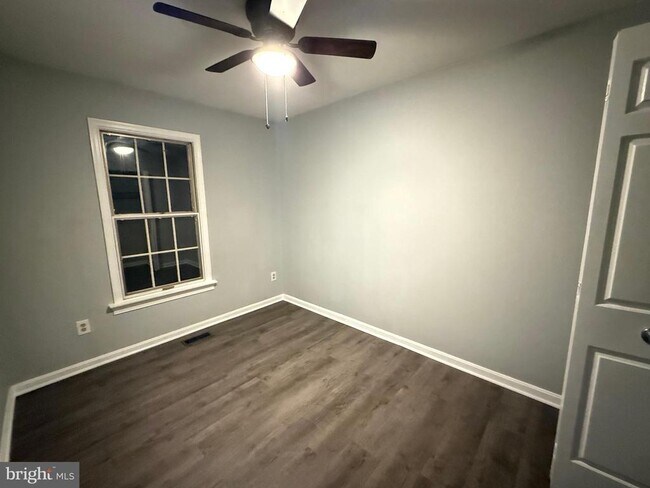 Building Photo - 3965 Pepperidge Ct