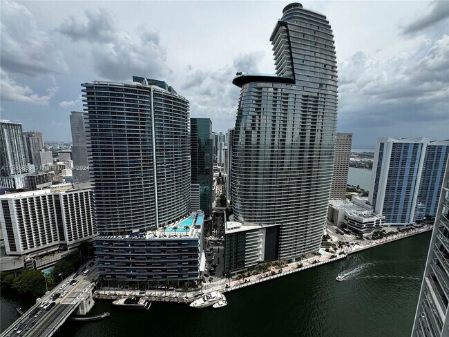 Primary Photo - 475 Brickell Ave