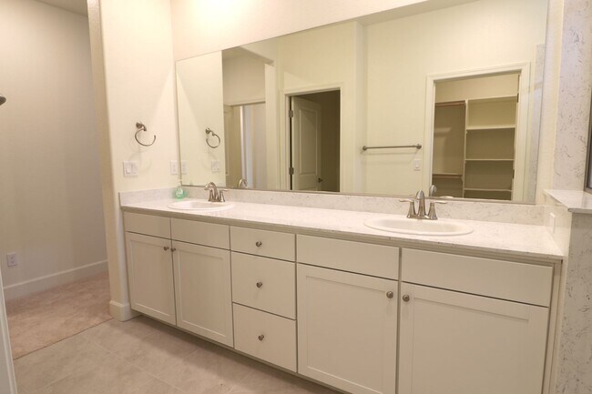 Building Photo - 6862 Ronaldinho Dr