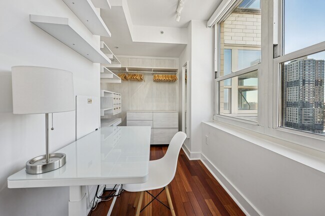 Building Photo - 88 Morgan St