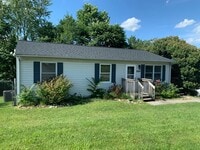 Building Photo - 3 Bedroom 1 Bath House