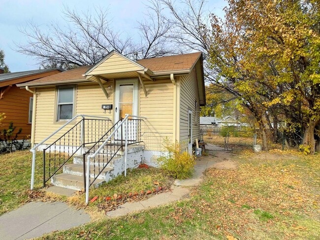 Building Photo - One Bedroom House with basement