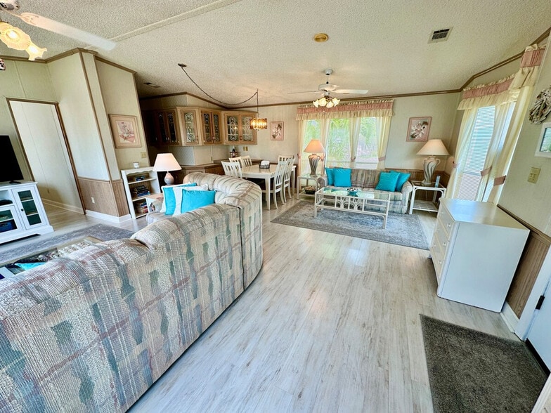 Building Photo - 2145 Nettles Blvd