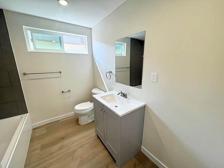 Building Photo - 1302 Amethyst St