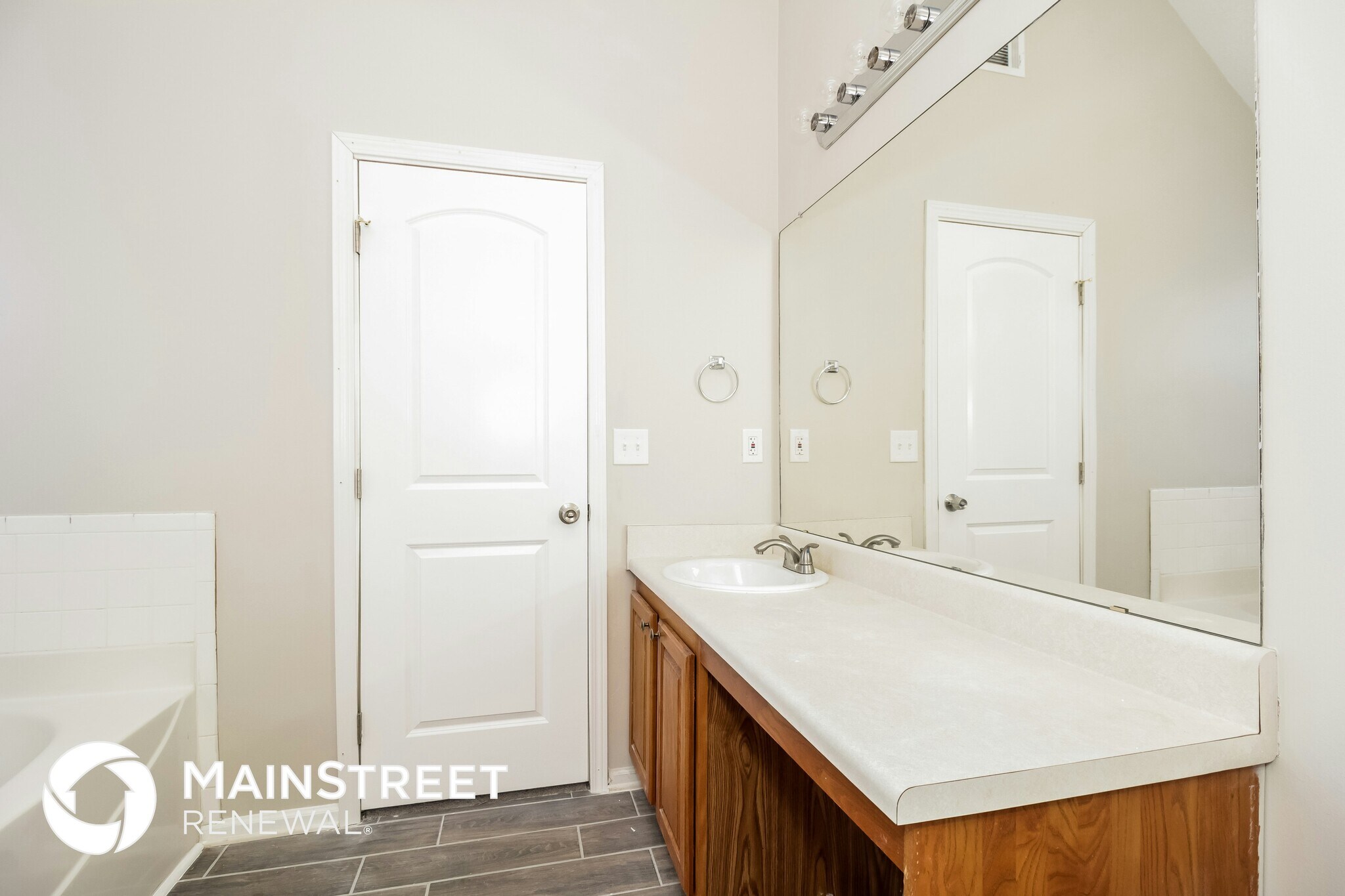 Building Photo - 2403 Brookgate Way