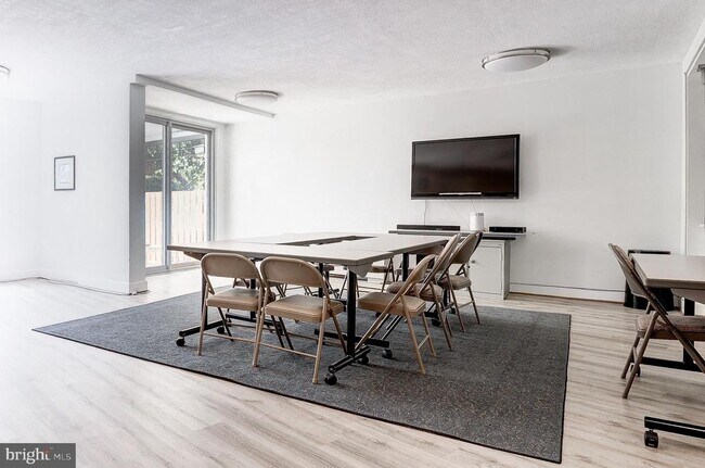 Building Photo - 10500 Rockville Pike