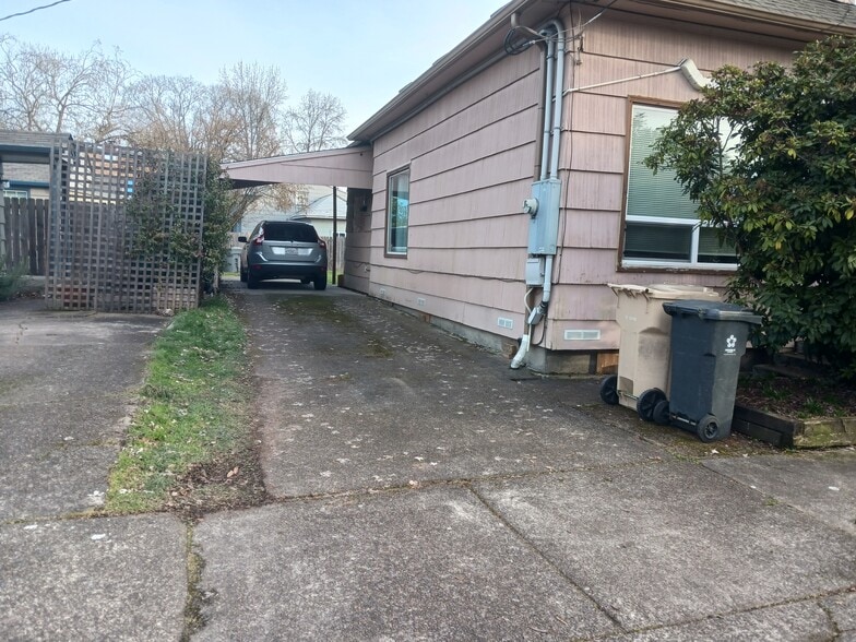 Building Photo - 429 NW 17th St