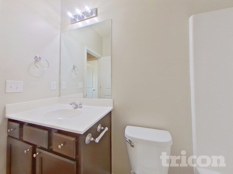 Building Photo - 731 Independence Ave