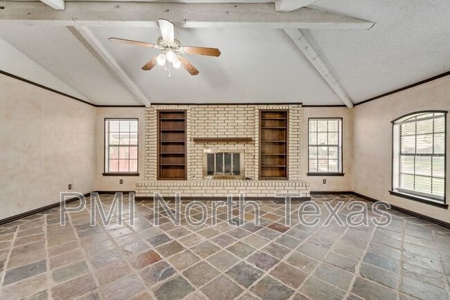 Building Photo - 3009 Malibu Pl