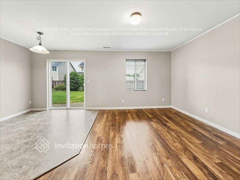 Building Photo - 1319 Daffodil Ave NE