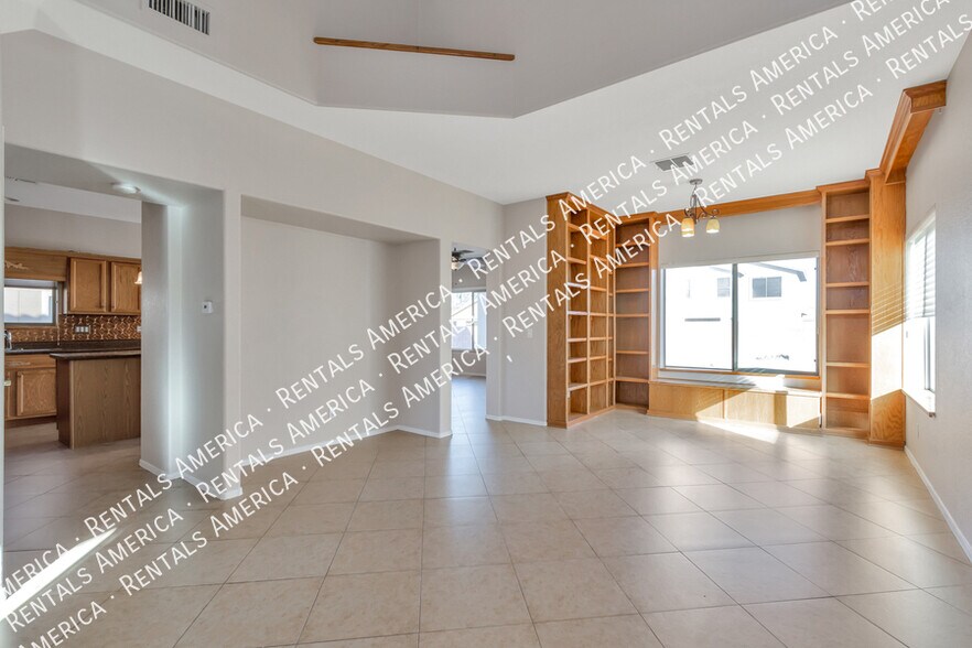 Building Photo - 11942 W Heyburn Dr