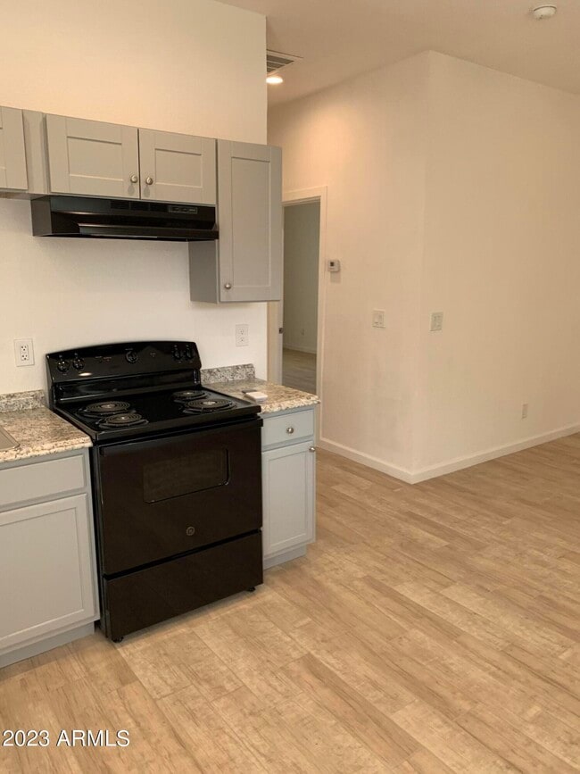 Building Photo - 1759 W Hadley St