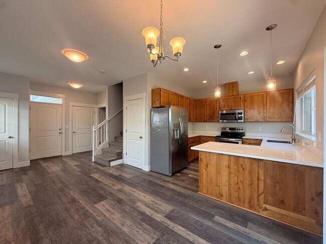 Building Photo - HONEYBEE5711-5713