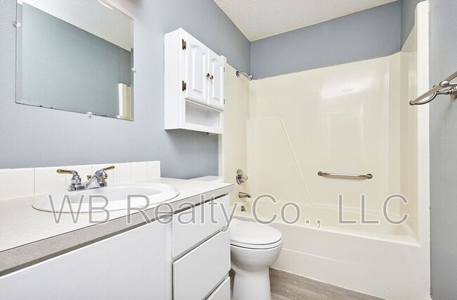 Building Photo - 200 Corene Ave