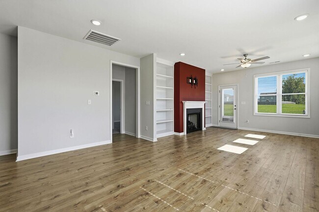 Building Photo - 295 Springtooth Dr