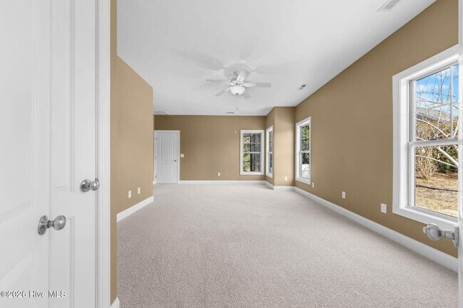 Building Photo - Beautiful 4 bedroom 3 bath home in Compass Pointe