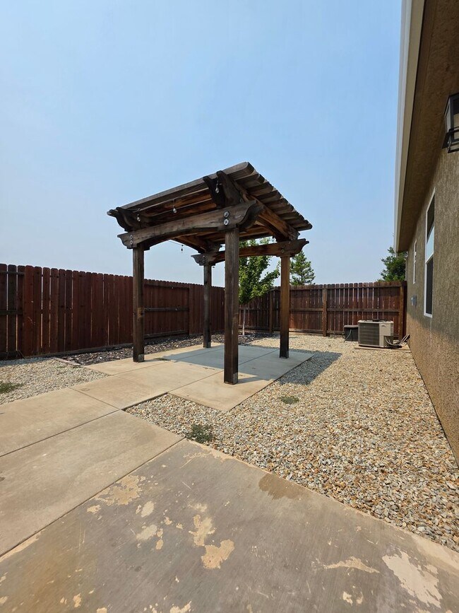 Building Photo - 846 Congaree Ln