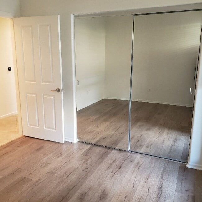 Building Photo - Awesome Home Awesome area 2bed w/ bonus ro...